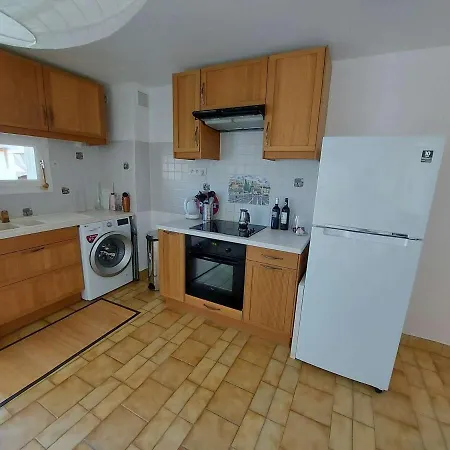 Apartment Lumineux 2 Pieces Pour 4 Pers, A 80m De La Avec Terrasse Et Parking Prive - Fr-1-423-222 *