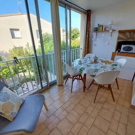 Apartment Lumineux 2 Pieces Pour 4 Pers, A 80m De La Avec Terrasse Et Parking Prive - Fr-1-423-222 Le Grau-d'Agde