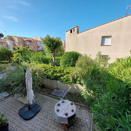 Lumineux 2 Pieces Pour 4 Pers, A 80m De La Avec Terrasse Et Parking Prive - Fr-1-423-222 Le Grau-d'Agde