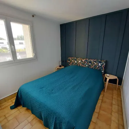 Lumineux 2 Pieces Pour 4 Pers, A 80m De La Avec Terrasse Et Parking Prive - Fr-1-423-222 * Le Grau-d'Agde