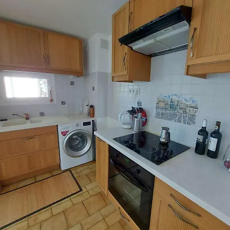 Lumineux 2 Pieces Pour 4 Pers, A 80m De La Avec Terrasse Et Parking Prive - Fr-1-423-222 Apartment *
