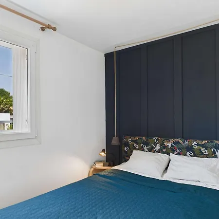 Apartment Lumineux 2 Pieces Pour 4 Pers, A 80m De La Avec Terrasse Et Parking Prive - Fr-1-423-222